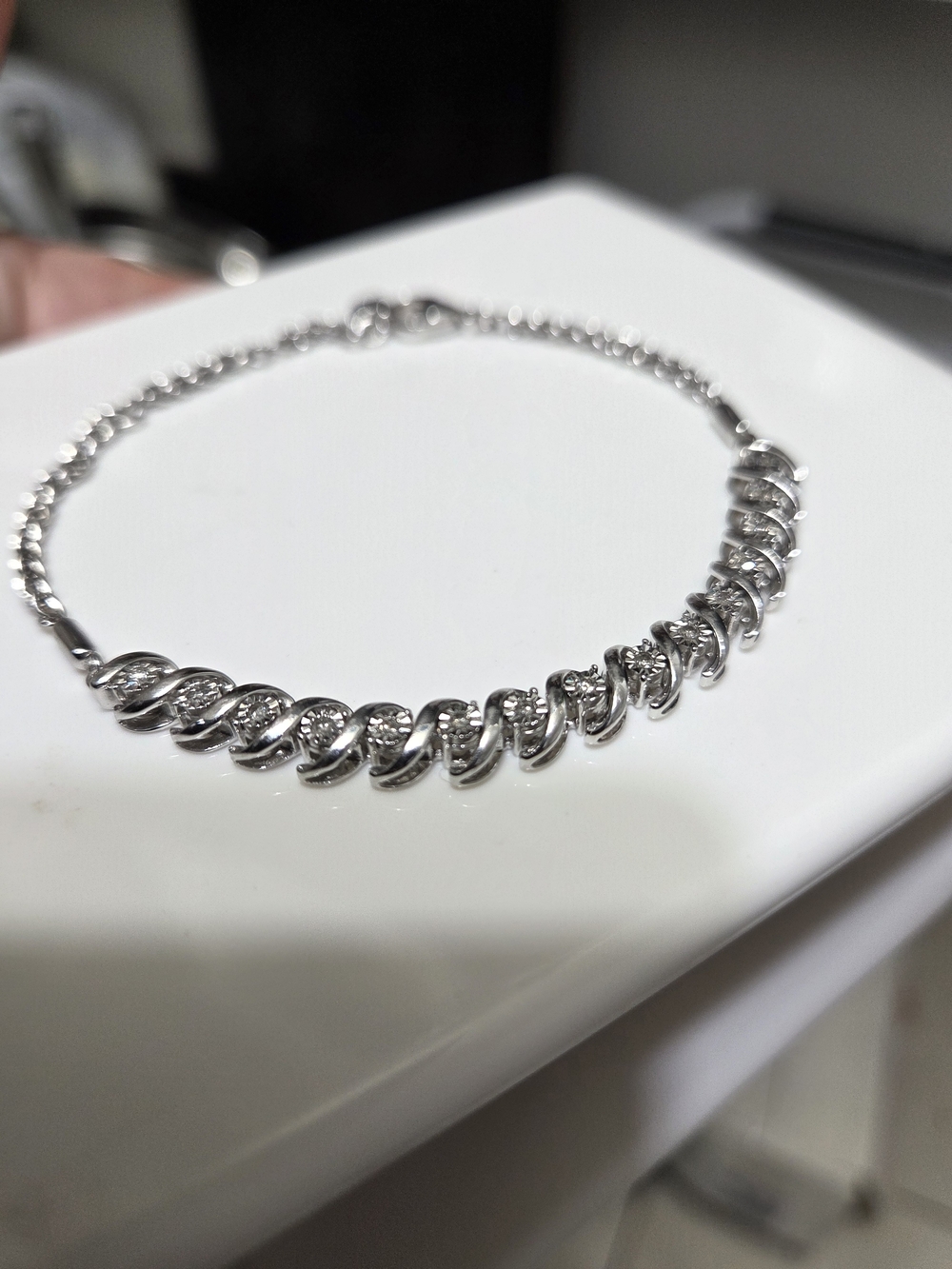 15 Genuine Diamonds Sterling Silver Twist Link Bracelet .Vintage.